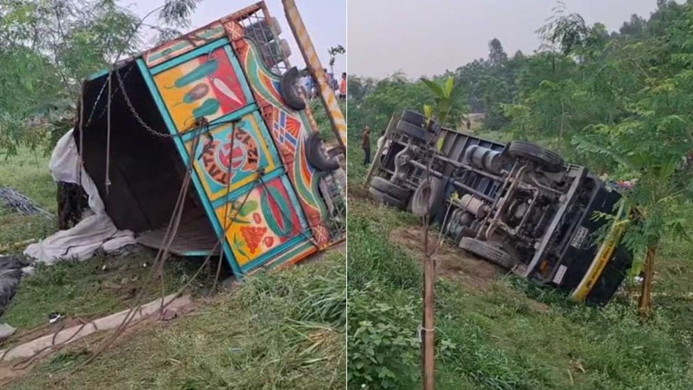 যমুনা সেতুর পূর্ব প্রান্তে রডবোঝাই ট্রাক উলটে নিহত ১৫