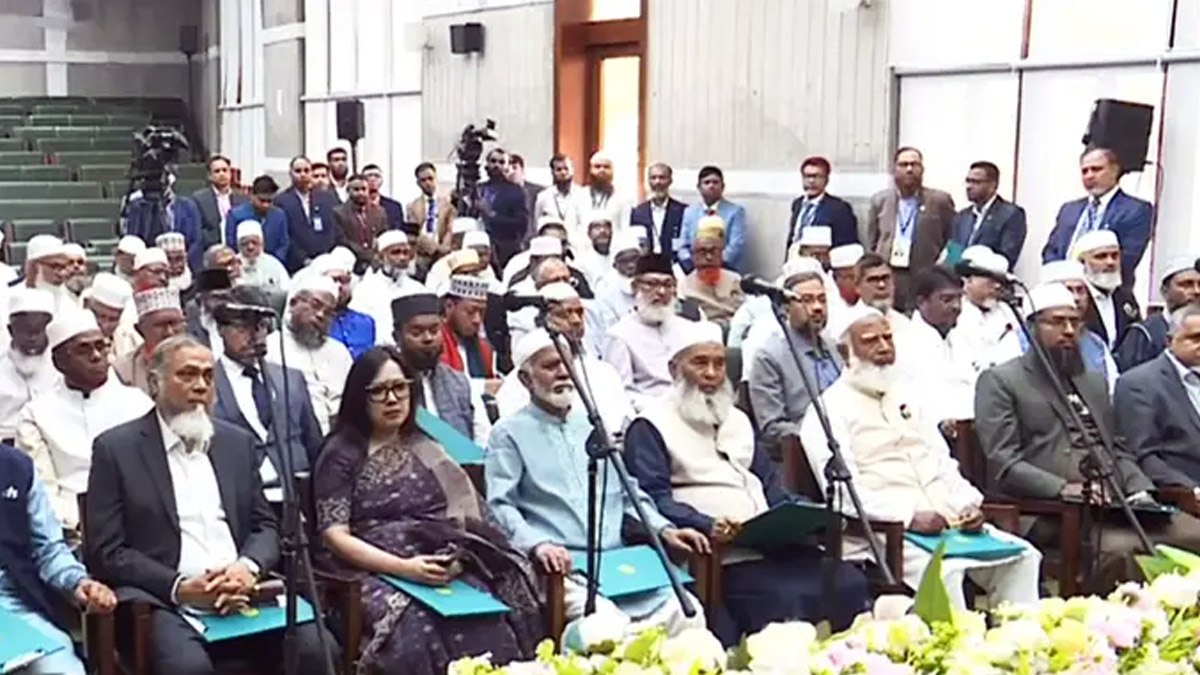 সকালে ‘না’ বলার পর দুপুরে শপথ নিলেন জামায়াতের সংসদ সদস্যরা