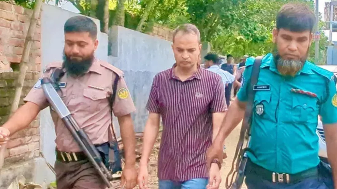 নারীসহ ফ্ল্যাটে সাবেক ওসি, ধরিয়ে দিলেন ‘ষষ্ঠ স্ত্রী’