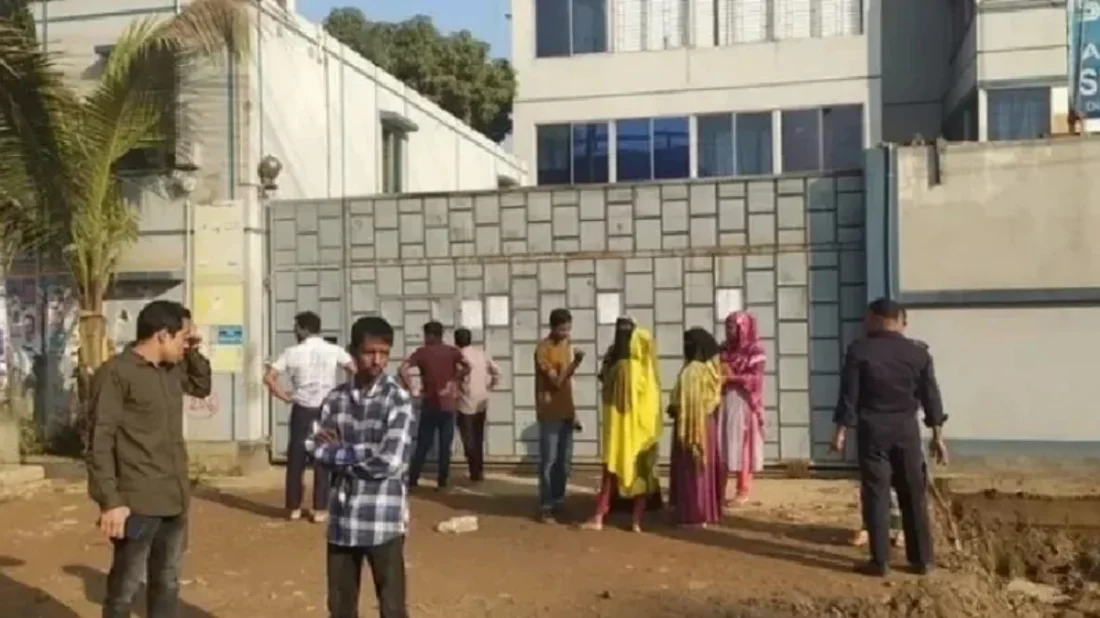 অনির্দিষ্টকালের জন্য উত্তরার ৫ পোশাক কারখানা বন্ধ ঘোষণা