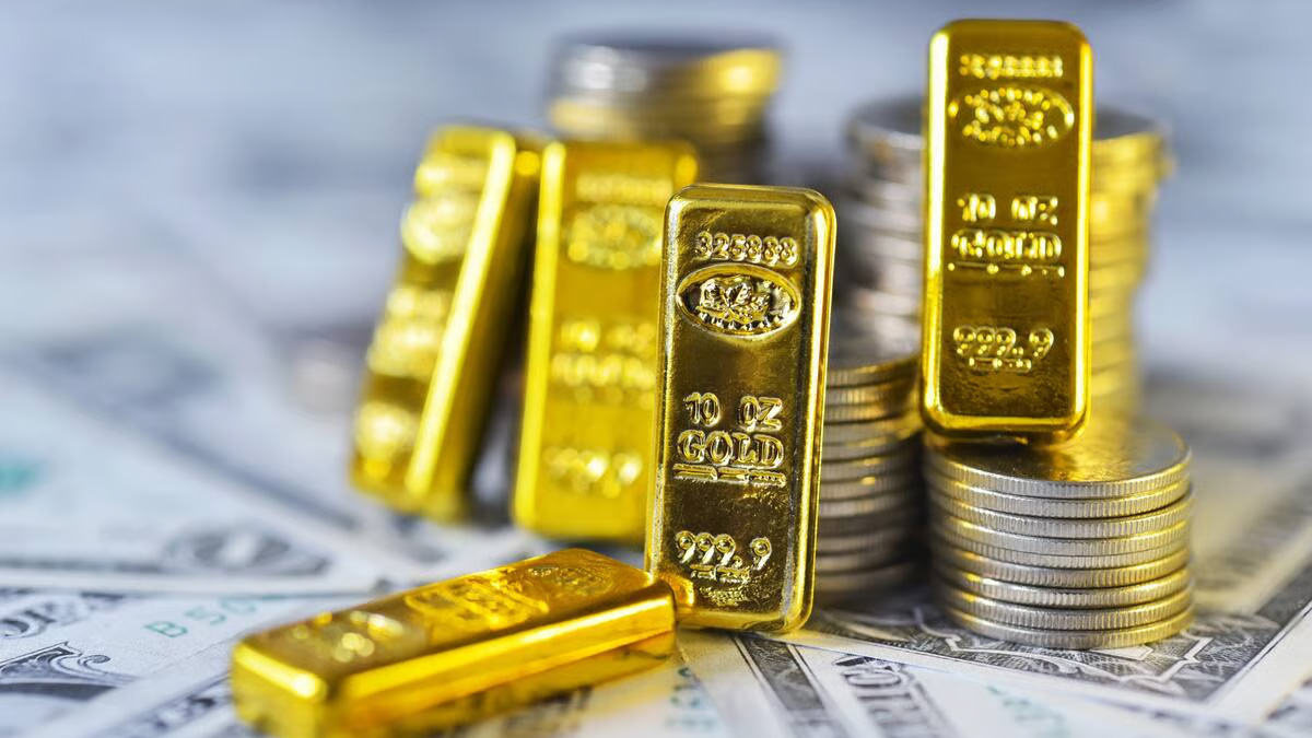 বিশ্ববাজারে কমল সোনার দাম, ডলারের দিকে ঝুঁকছে বিনিয়োগ