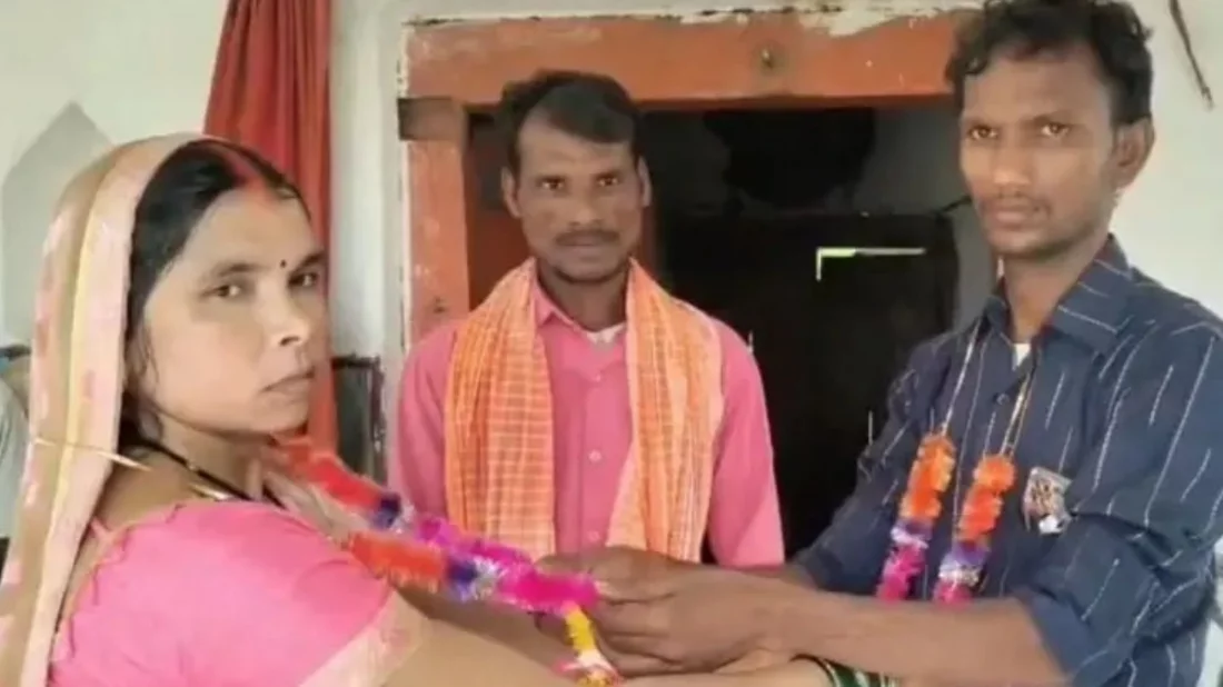 বিয়ের ২১ বছর পর ৫ সন্তানের জননী স্ত্রীকে প্রেমিকের সঙ্গে বিয়ে দিলেন স্বামী