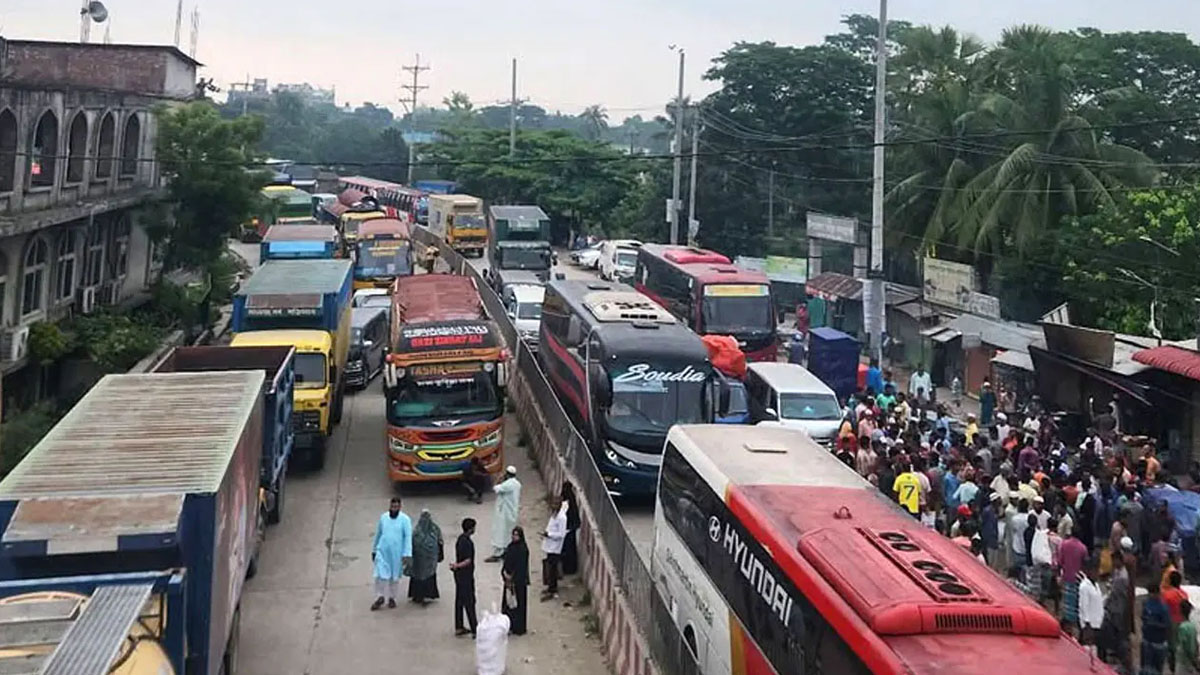 ঢাকা-চট্টগ্রাম মহাসড়কের যানজটে অ্যাম্বুলেন্সেই রোগীর মৃত্যুর খবর