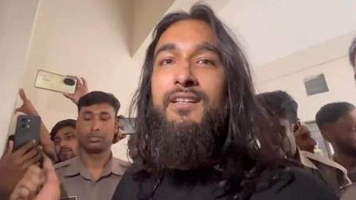 জামিন পেয়েই বাদীকে মারধরের অভিযোগ গায়ক নোবেলের বিরুদ্ধে