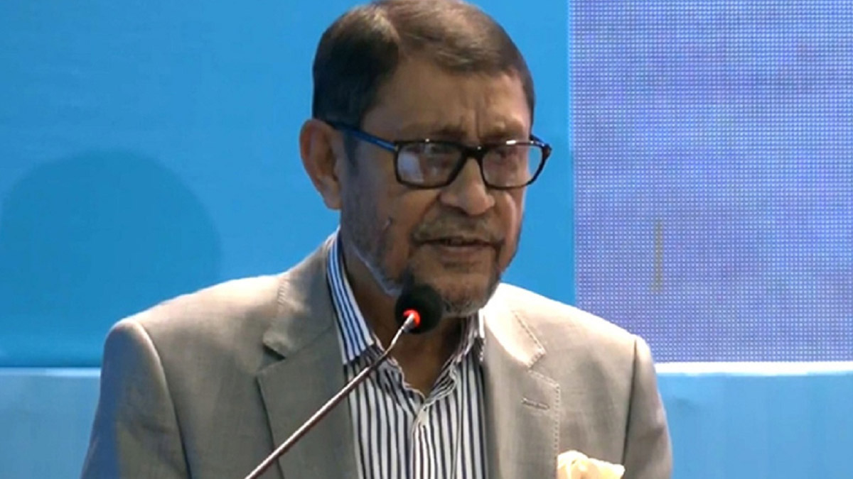 দেশের এই সংকটময় মুহূর্তে সব স্বাস্থ্যকর্মীদের পাশে থাকার অনুরোধ মন্ত্রীর