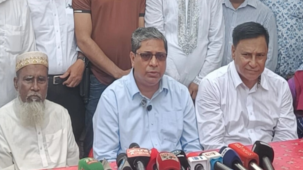 রাষ্ট্রপতির স্ত্রীও ফ্যামিলি কার্ড পাবেন: প্রতিমন্ত্রী শাহে আলম