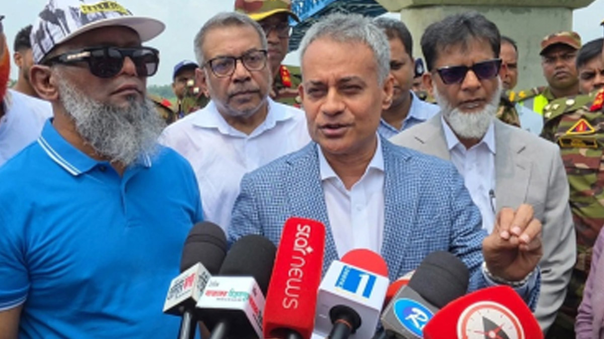 আওয়ামী লীগ প্রশ্নে মন্ত্রী শেখ রবিউল বললেন, ‘নিষিদ্ধ মানে নিষিদ্ধ’