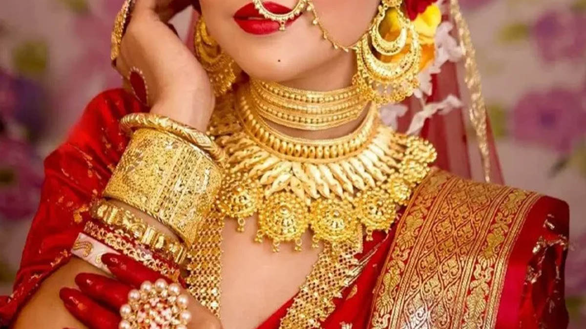 দেশে স্বর্ণের দামে ফের বড় লাফ, ভরিতে বাড়লো কত