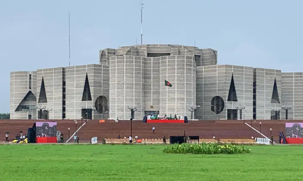 মনোনয়ন নিয়ে দৌড়ঝাঁপ