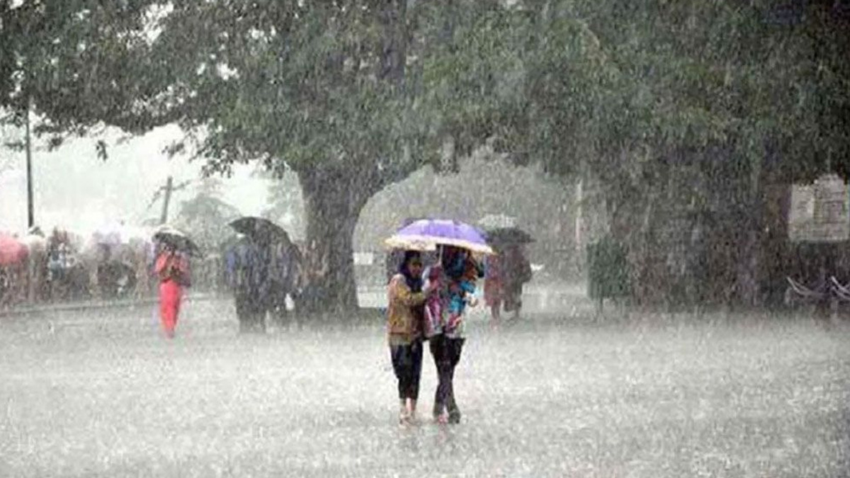 ঢাকা-চট্টগ্রামসহ ১৩ অঞ্চলে ঝড়-বৃষ্টির সম্ভাবনা, নদীবন্দরে সতর্কতা