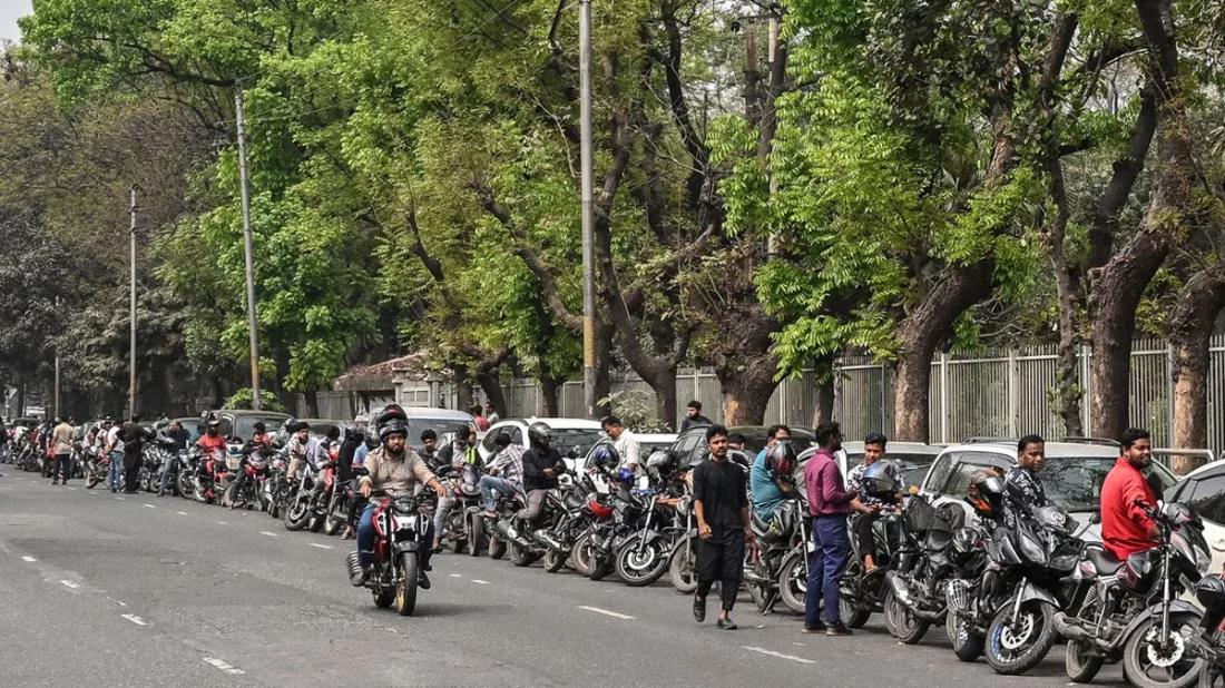 বিশ্বে তেল-শূন্য প্রথম দেশ হওয়ার ঝুঁকিতে বাংলাদেশ