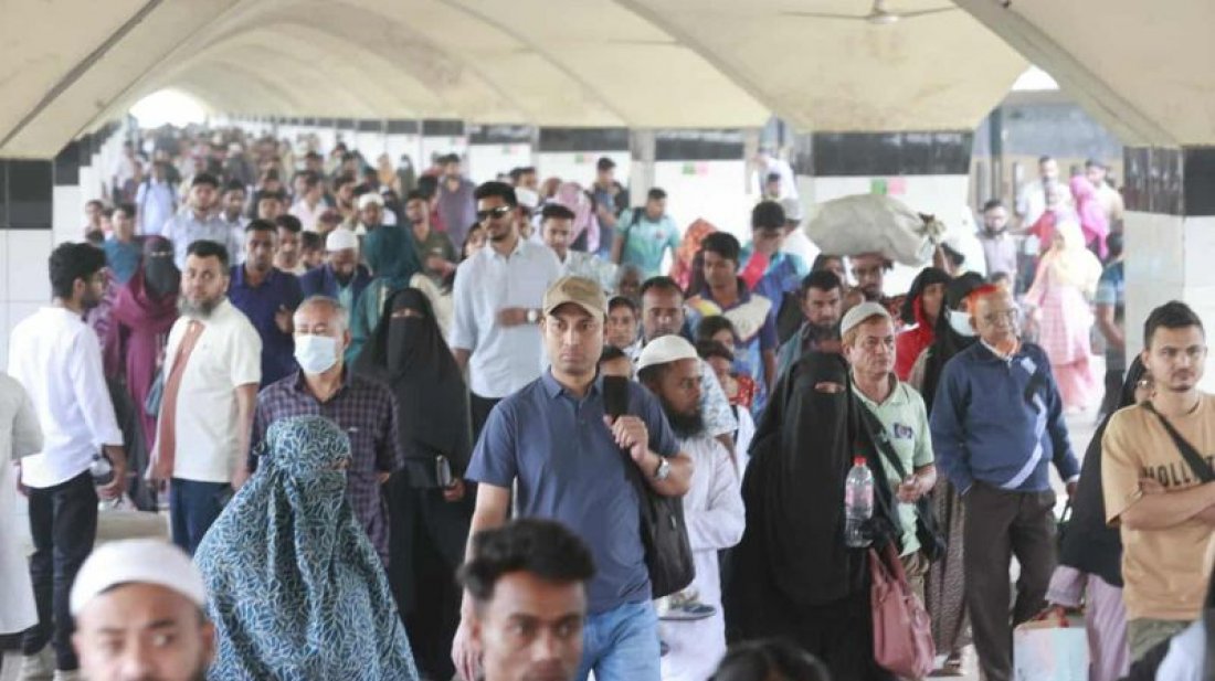 ঈদের দীর্ঘ ছুটি শেষে কর্মচাঞ্চল্য হয়ে ‍উঠছে রাজধানী