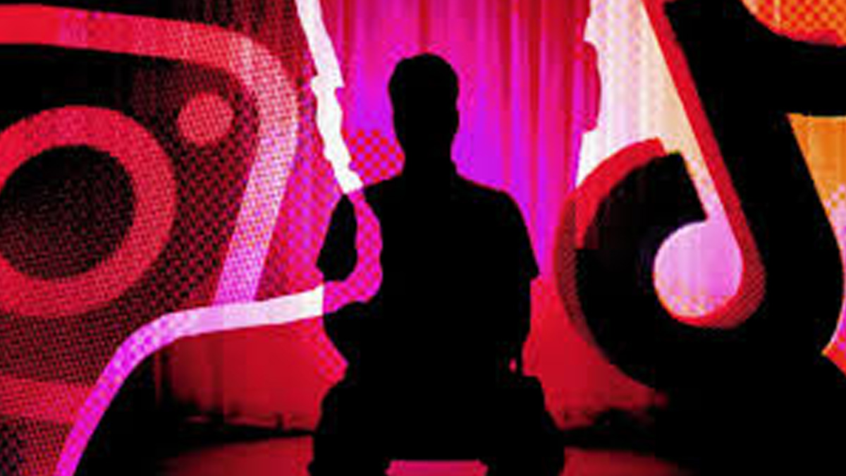 অ্যালগরিদমের দৌড়ে বাড়ছে ক্ষতিকর কনটেন্ট