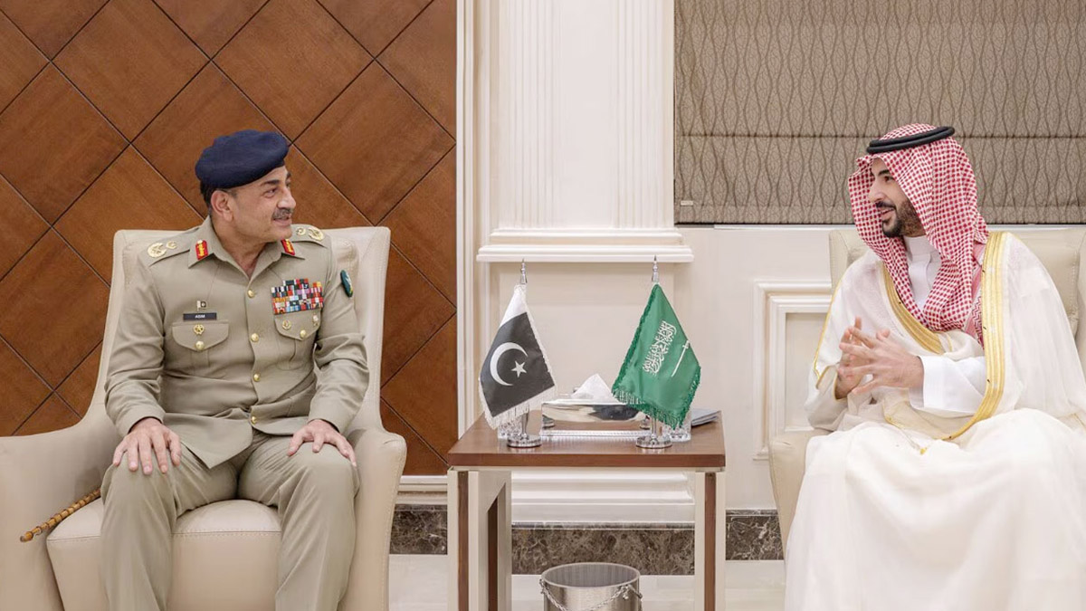 ‘ইরানি আগ্রাসন’ নিয়ে পাক সেনাপ্রধানের সঙ্গে বৈঠক সৌদি প্রতিরক্ষামন্ত্রীর