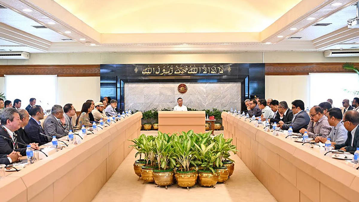 বন্ধ কারখানা চালুতে বিনিয়োগকারীদের সহায়তার আশ্বাস প্রধানমন্ত্রীর