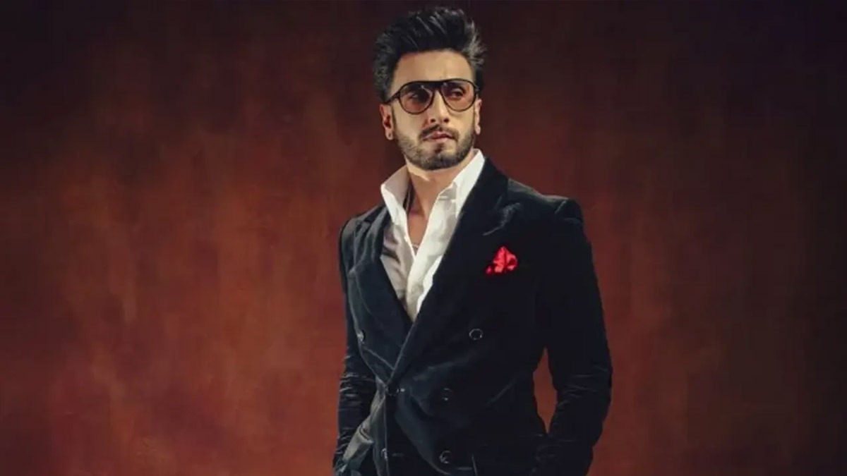 ১০ কোটি চেয়ে রণবীরকে হুমকির ঘটনায় লুক আউট নোটিশ জারি