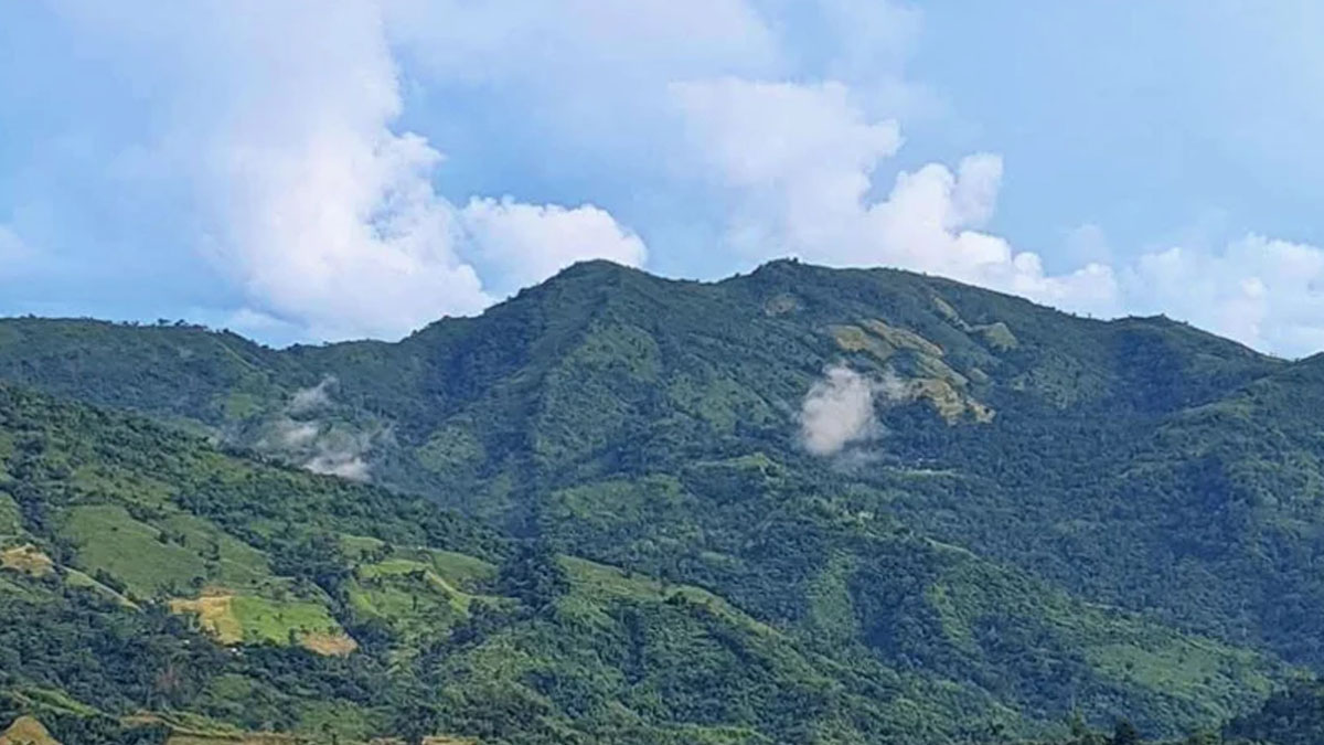 দেশের সর্বোচ্চ পর্বতশৃঙ্গ আসলে কোনটি