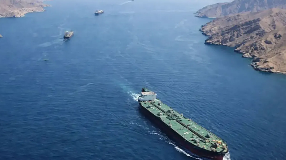 হরমুজে মার্কিন অবরোধ : ৩ দিনে ১০টি জাহাজ ফিরিয়ে দিয়েছে যুক্তরাষ্ট্র