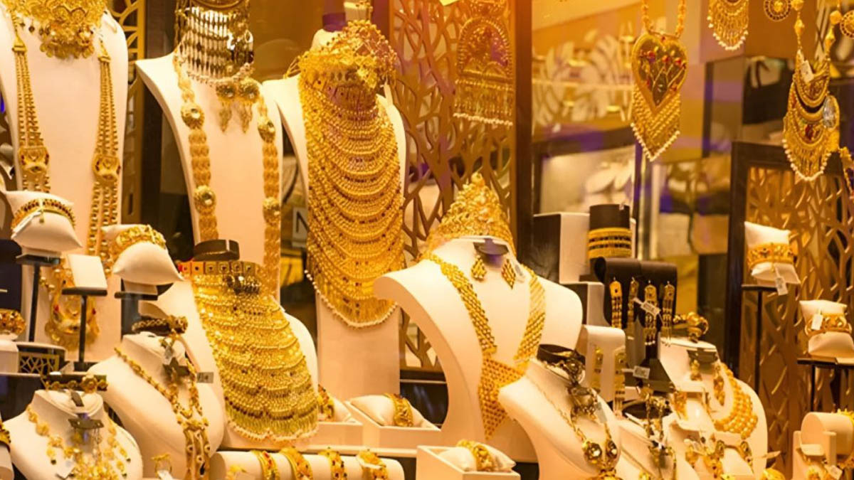 ঈদের আগে দেশের বাজারে কমলো স্বর্ণের দাম