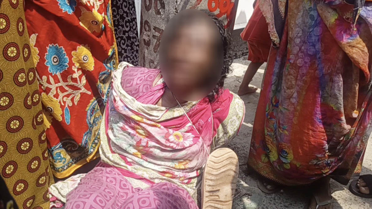 শরীয়তপুরে নারীর মাথার চুল কেটে, মুখে কালি মেখে, খুঁটিতে বেঁধে মারধরের অভিযোগ