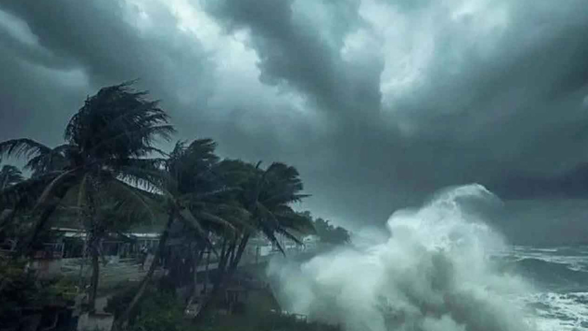 ১৩ জেলায় ঝড়ের শঙ্কা, নদীবন্দরে সতর্কসংকেত