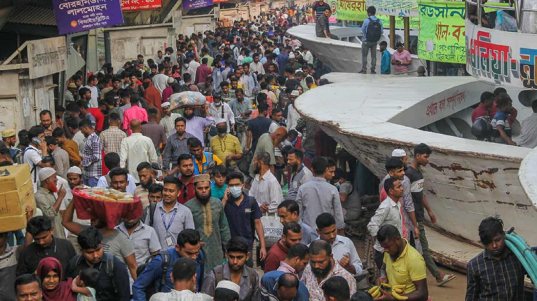 সদরঘাটে লঞ্চের ধাক্কায় একজন নিহত, নিখোঁজ ২