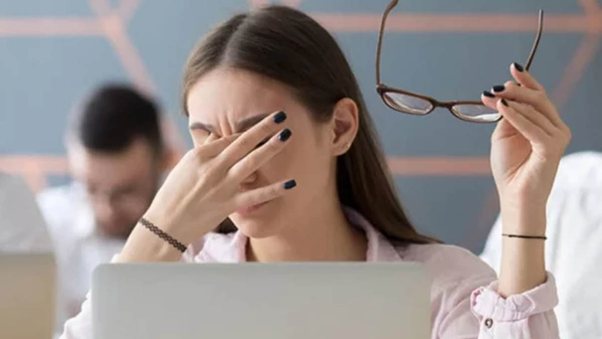 চোখের দৃষ্টি হঠাৎ ঝাপসা হয়ে যাচ্ছে? জেনে নিন ৫টি বিপজ্জনক লক্ষণ