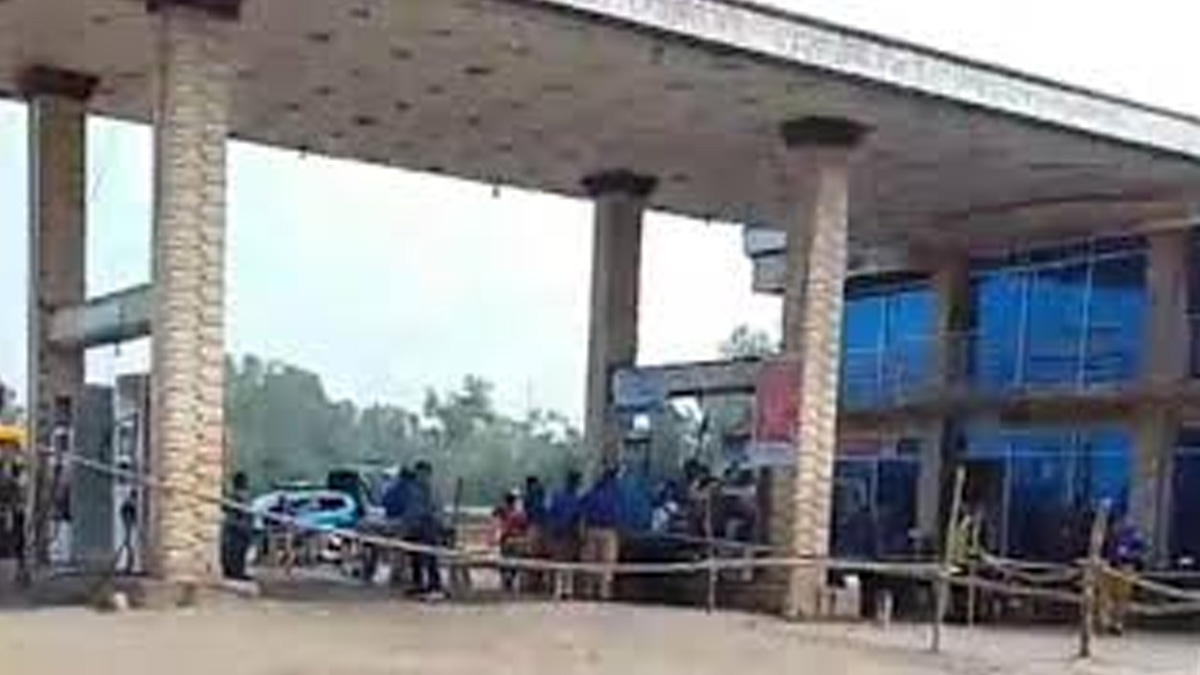 ইউএনও ফুয়েল কার্ড চাওয়ায় আধা কিলোমিটার মোটরসাইকেলের লাইন মুহূর্তেই ফাঁকা