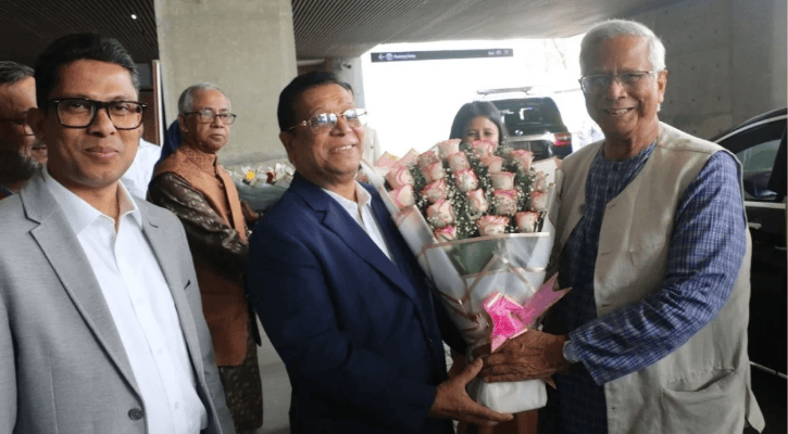 ইউনূস সেন্টারে ফিরলেন ড. ইউনূস