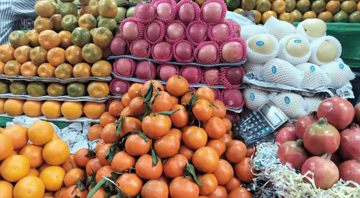 তরমুজের কেজি ৭০-৯০ টাকা, কলা-মাল্টা ও আপেলের দামও চড়া
