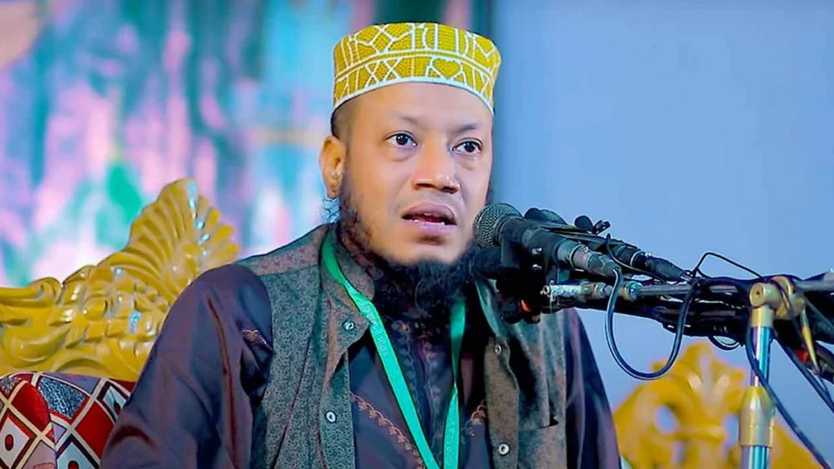 মুফতি আমির হামজার বিরুদ্ধে গ্রেপ্তারি পরোয়ানা