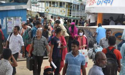 জীবিকার সন্ধানে ঢাকায় আসছে হাজার হাজার মানুষ