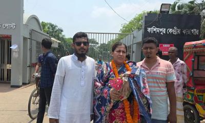 দেড় মাসের সন্তানসহ কারাগার থেকে মুক্তি পেলেন যুব মহিলা লীগ নেত্রী
