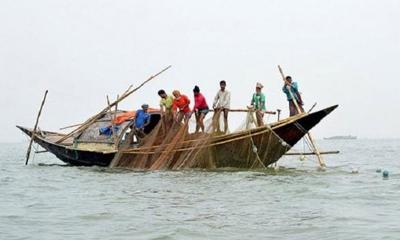 নিষেধাজ্ঞা সত্ত্বেও পয়লা বৈশাখ ঘিরে চাঁদপুরের পদ্মা-মেঘনায় ইলিশ ধরার মহোৎসব