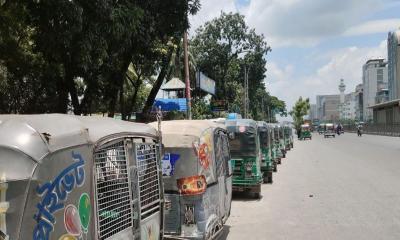 রাতে দাঁড়িয়ে দুপুর হচ্ছে ফিলিং স্টেশনে, তবু মিলছে না গ্যাস