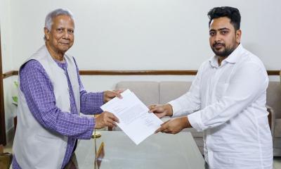 পদত্যাগ করলেন নাহিদ ইসলাম