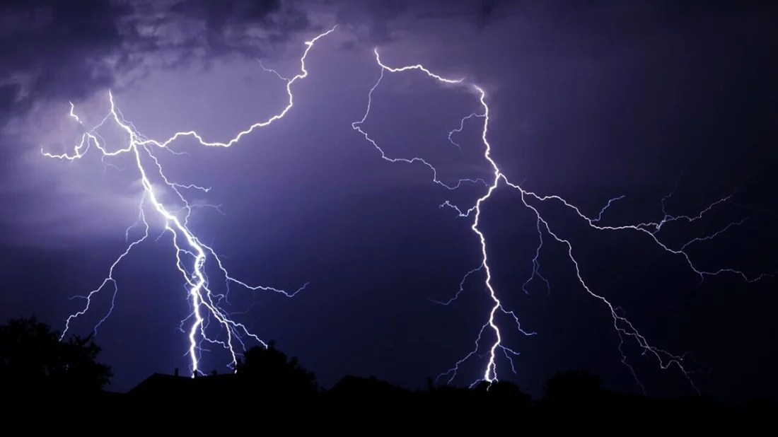 সাত জেলায় বজ্রপাতে ১৩ জনের মৃত্যু