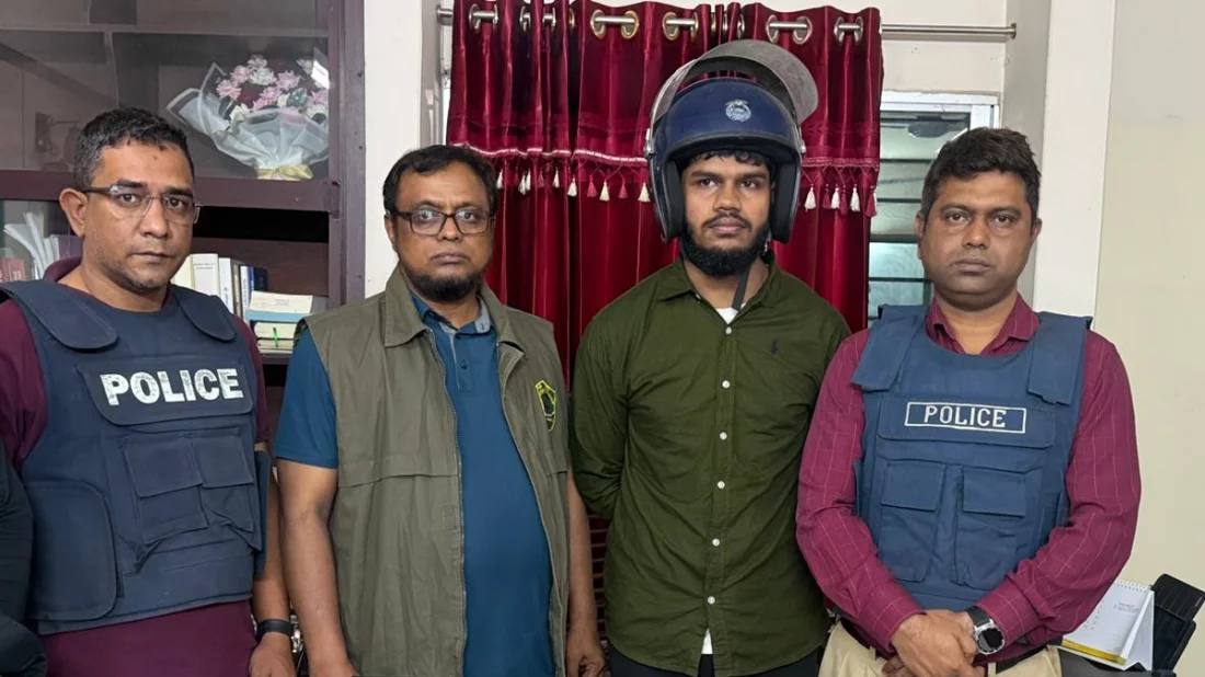 জঙ্গি সম্পৃক্ততার অভিযোগে চাকরিচ্যুত সেনা সদস্য গ্রেপ্তার