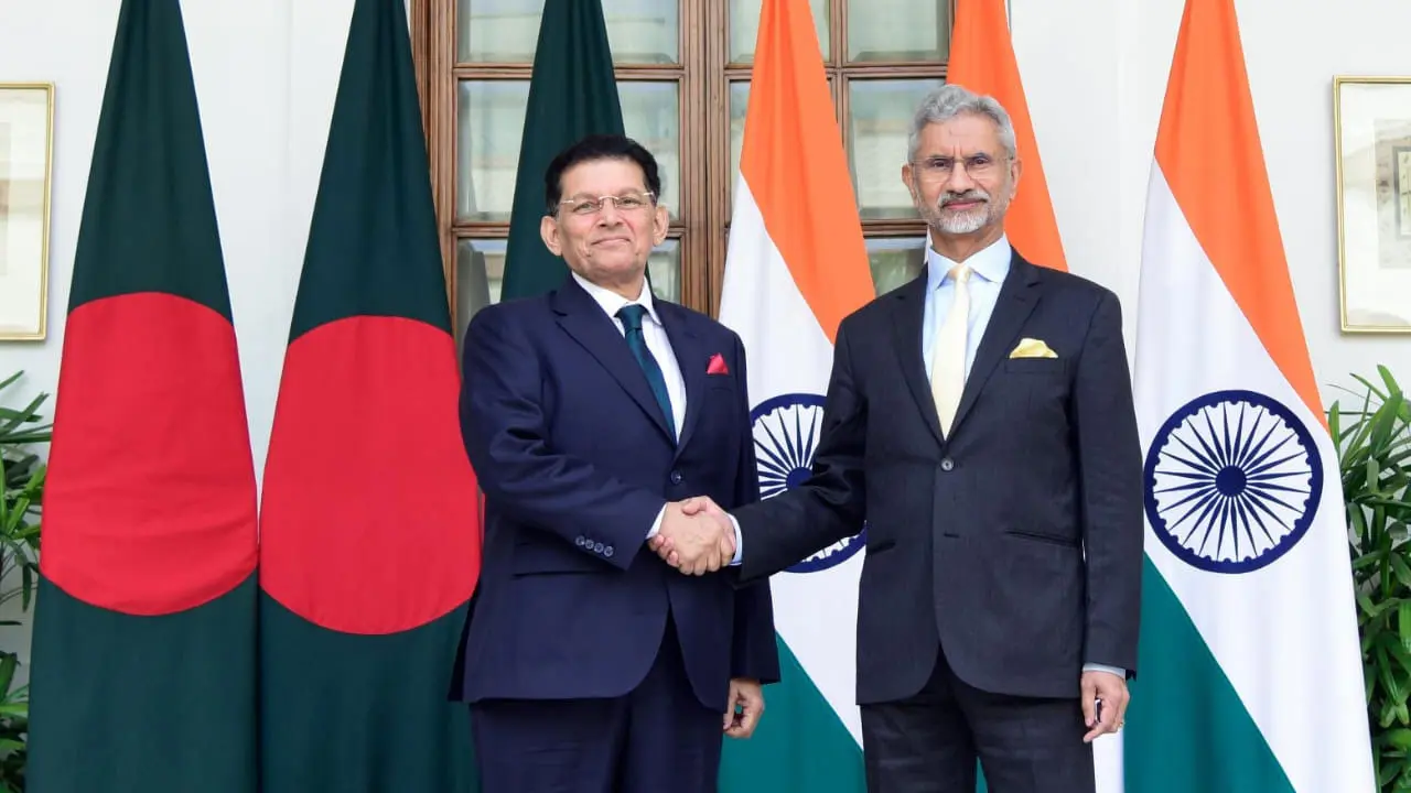 শেখ হাসিনা ও হা‌দির আসামিদের ফেরত চাইল বাংলাদেশ