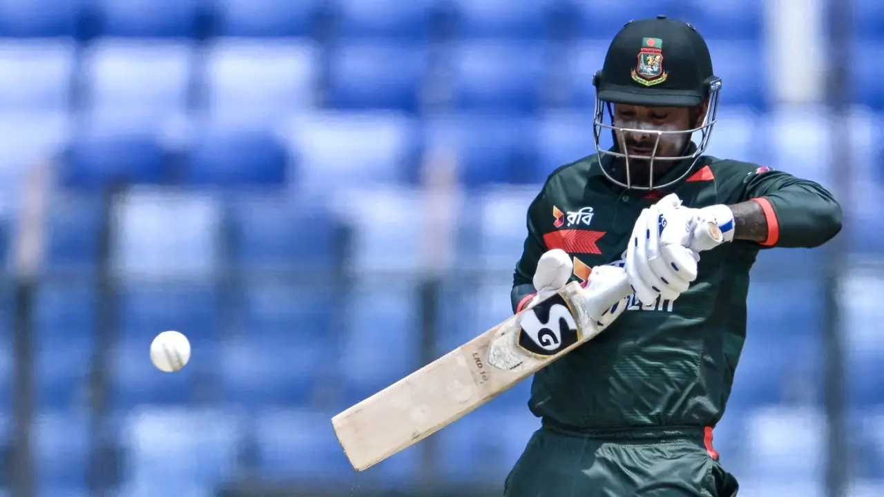 ১০ বল ও ১৪ রানে ৩ উইকেট হারিয়ে পাওয়ার প্লেতে চাপে বাংলাদেশ