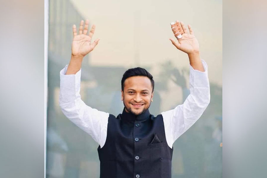 আপাতত রাজনীতি থেকে দূরে থাকবেন সাকিব?