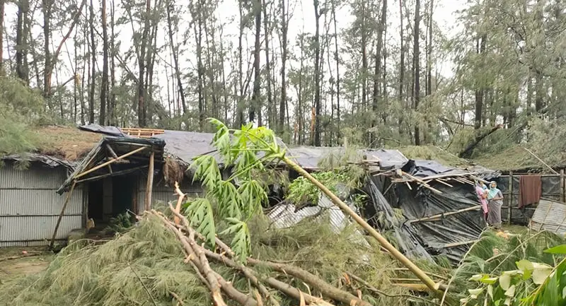 ঘূর্ণিঝড় ‘হামুন’ এর তাণ্ডবে ৩৮ হাজার ঘরবাড়ি কক্সবাজারে ক্ষতিগ্রস্ত