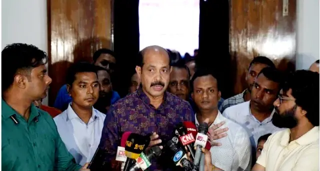 মিরপুরে জলাবদ্ধ সড়কে বিদ্যুতায়িত হয়ে ৪ মৃত্যুর দায় নেবেন না মেয়র আতিক