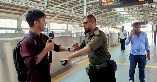 মেট্রোরেলে টয়লেট ইজারার সংবাদ সংগ্রহে গিয়ে লাঞ্ছিত ২ সাংবাদিক