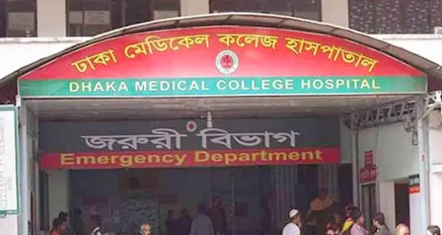 সিএনজির গ্লাসে ঘুষি মেরে হাতে জখম, হাসপাতালে সেই প্রাইভেট কার চালকের মৃত্যু